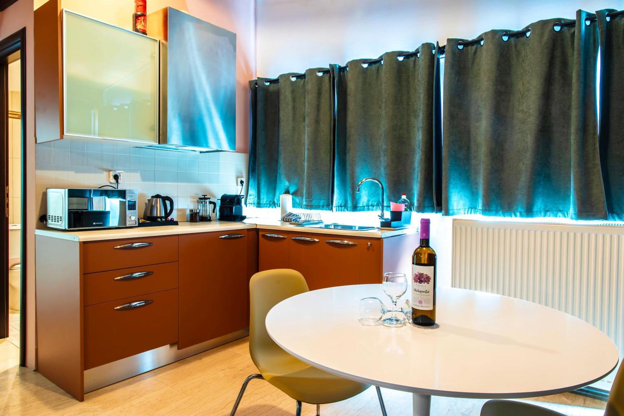 Lis153 By Smart Cozy Suites - Top Floors With Amazing City View - Available 24Hr 雅典 外观 照片